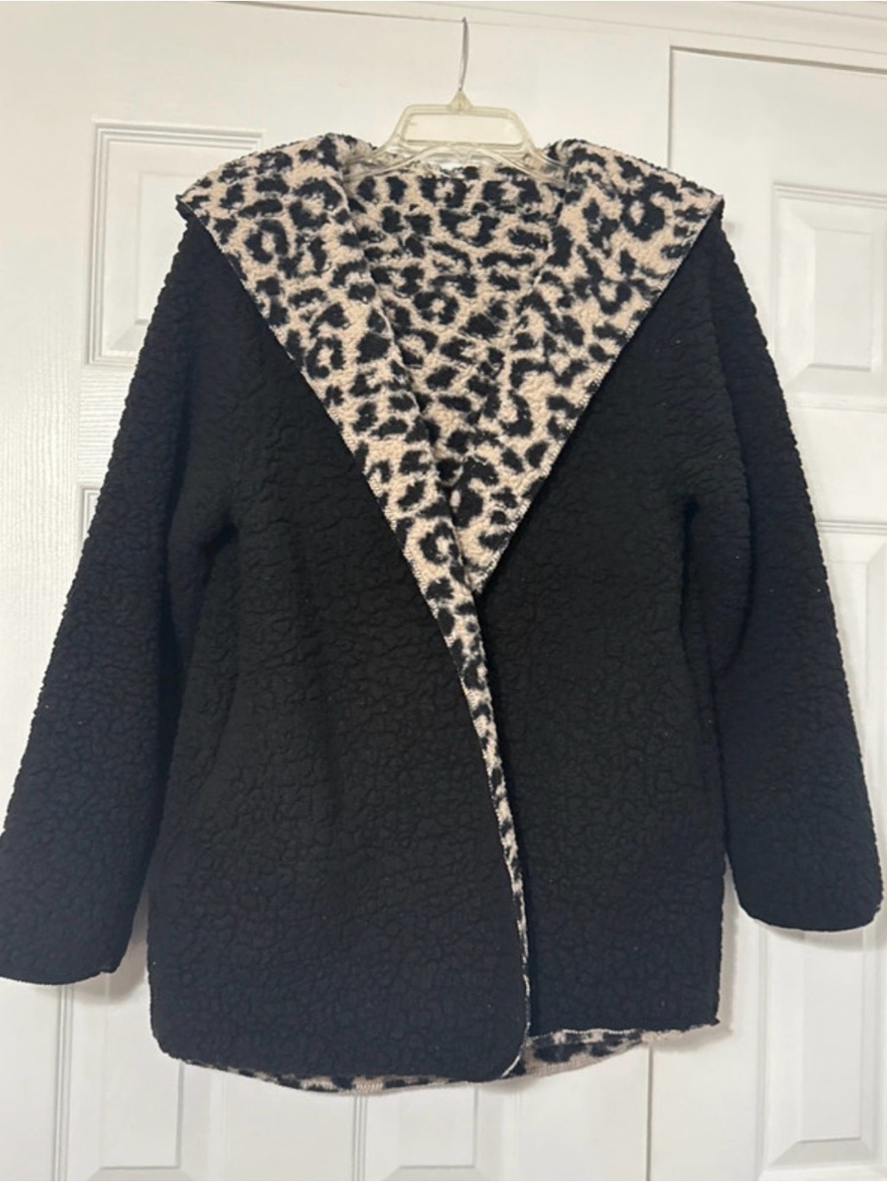 Open-front reversible sherpa coat or cardigan Size US M.